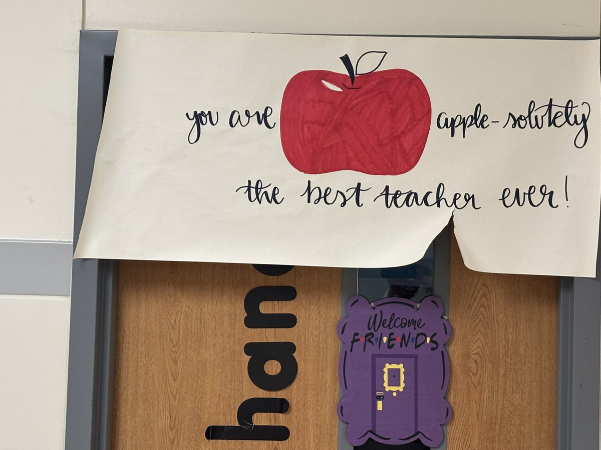 TimberCreek_HS's tweet image. Thank you TC STUCO for these creative door signs! #THECREEKisrising