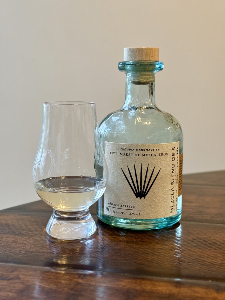 A drop of the Mezcla Blend de 5…on the cinco. 

Lovely blend of Tepextate, Espadin Reposado, Lechuguilla, Sierra Negra, and Cupreata.