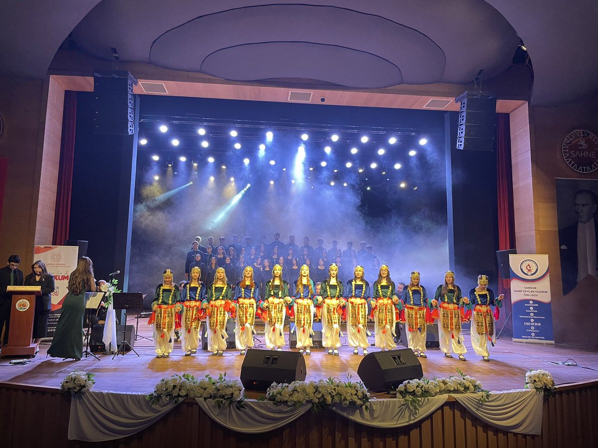 “Türk Halk Müziği Konseri” büyük coşkuyla gerçekleştirildi.🎶 akademik başarılarının yanı sıra sanatsal yetenekleriyle de büyük bir performans sergileyen öğrencilerimizi ve Dilara Kılıç’ı tebrik ediyoruz