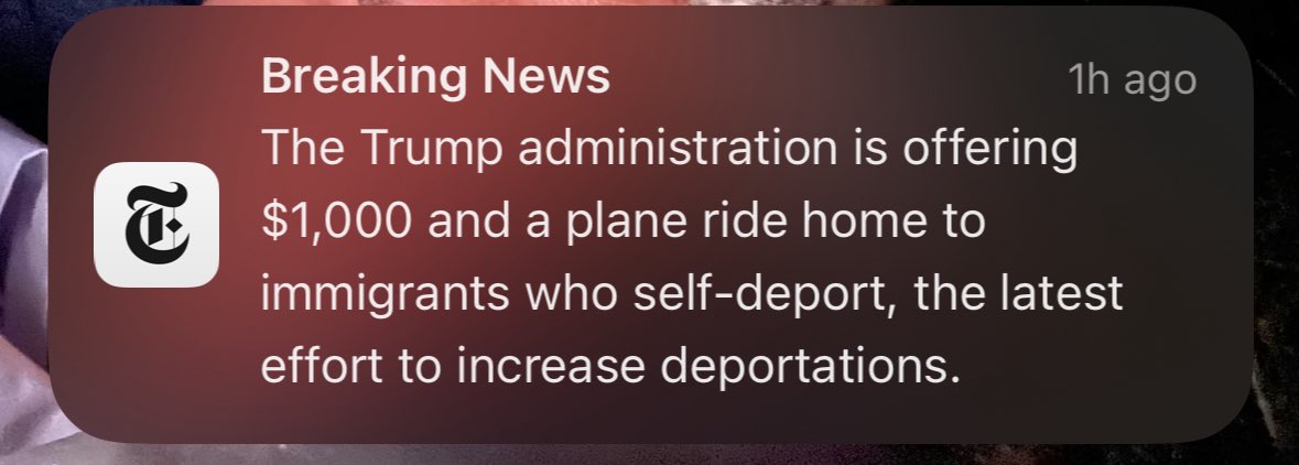 Latest effort by the Trump administration includes incentives for undocumented immigrants to self-deport. One migrant from Honduras has taken the government up on the offer and flown from Chicago back to his home country, officials said. nytimes.com/2025/05/05/us/…