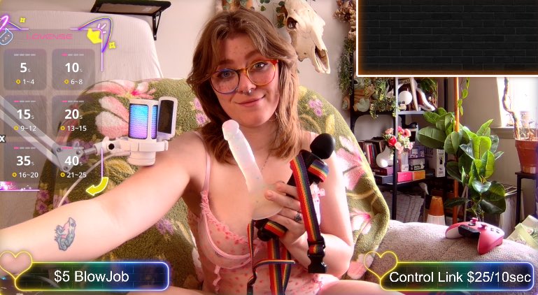 ChloeRiveraOF's tweet photo. I’m streaming right now on #fansly 

https://t.co/loH90umMnj

#streaming #nsfw #sellingcontent https://t.co/DyEhmJ2fhI