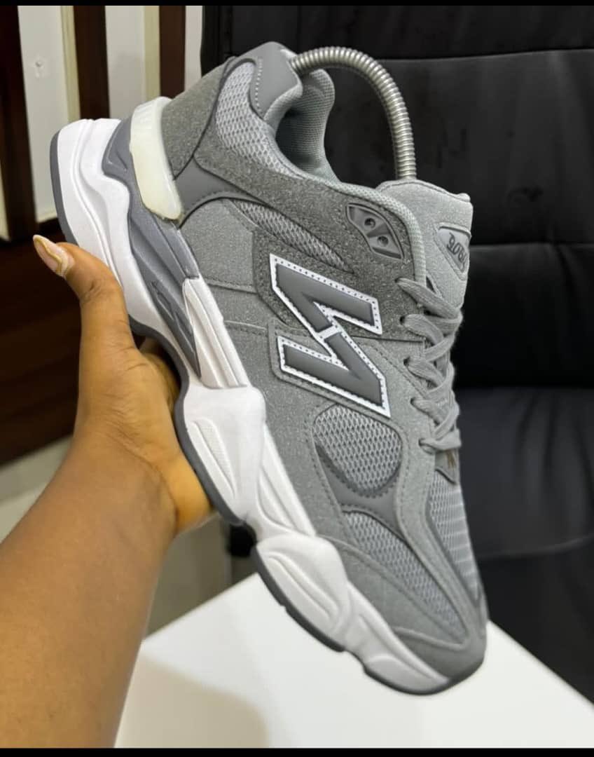 Ruqqoyah77's tweet image. Size 40-46. Available as seen with box 

Price:28,000 naira 
📍Ibadan/Lagos
Please rt