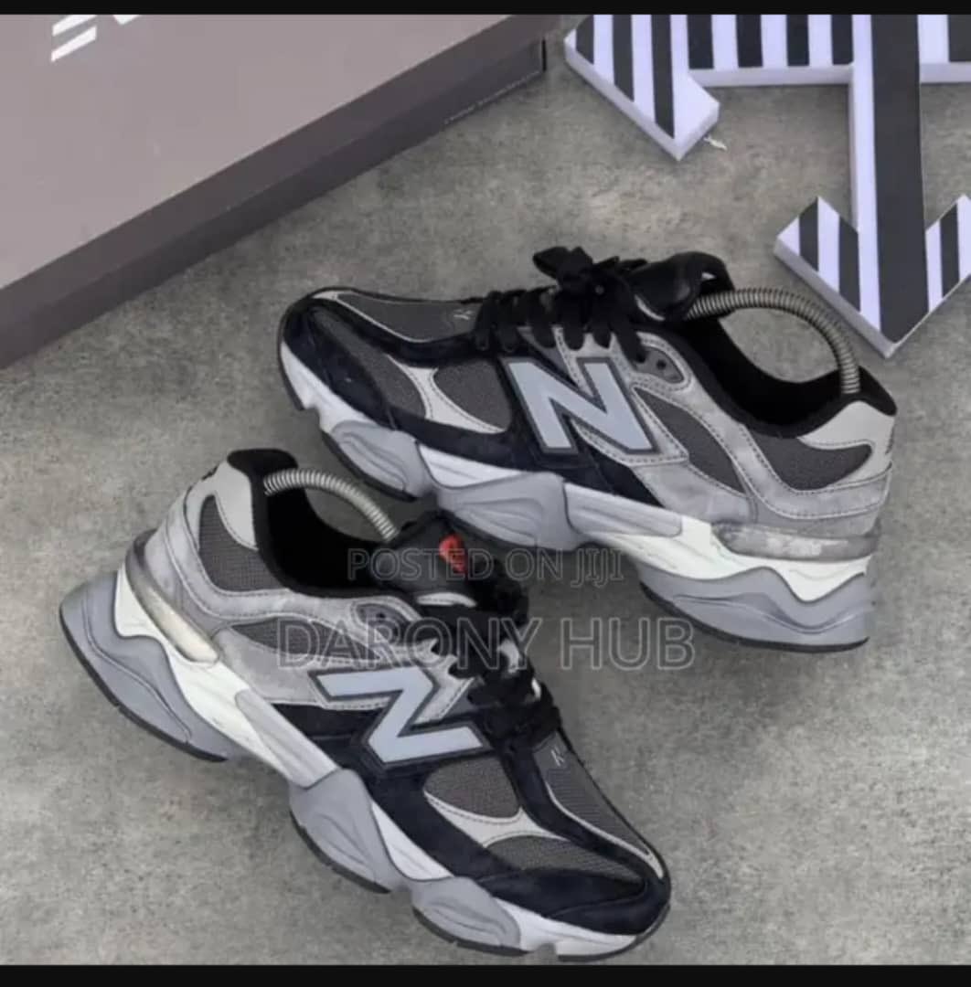 Ruqqoyah77's tweet image. Size 40-46. Available as seen with box 

Price:28,000 naira 
📍Ibadan/Lagos
Please rt