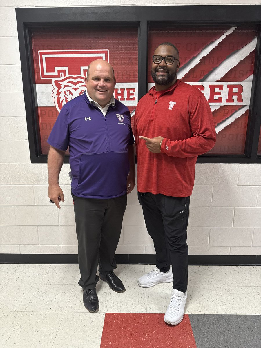 Terrell Tigers Football (@terrelltigerfb) on Twitter photo Thank you for stopping by 🐅Tiger Country🐅! Our players are excited to have an opportunity to compete at the next level!! <a href="/coachmcarey/">Mark Carey</a> UMHB🏈!
#recruittheTIGERS🐅
#TigerTOUGH🐅
#ba🐅
#TTP Thank you for stopping by 🐅Tiger Country🐅! Our players are excited to have an opportunity to compete at the next level!! <a href="/coachmcarey/">Mark Carey</a> UMHB🏈!
#recruittheTIGERS🐅
#TigerTOUGH🐅
#ba🐅
#TTP