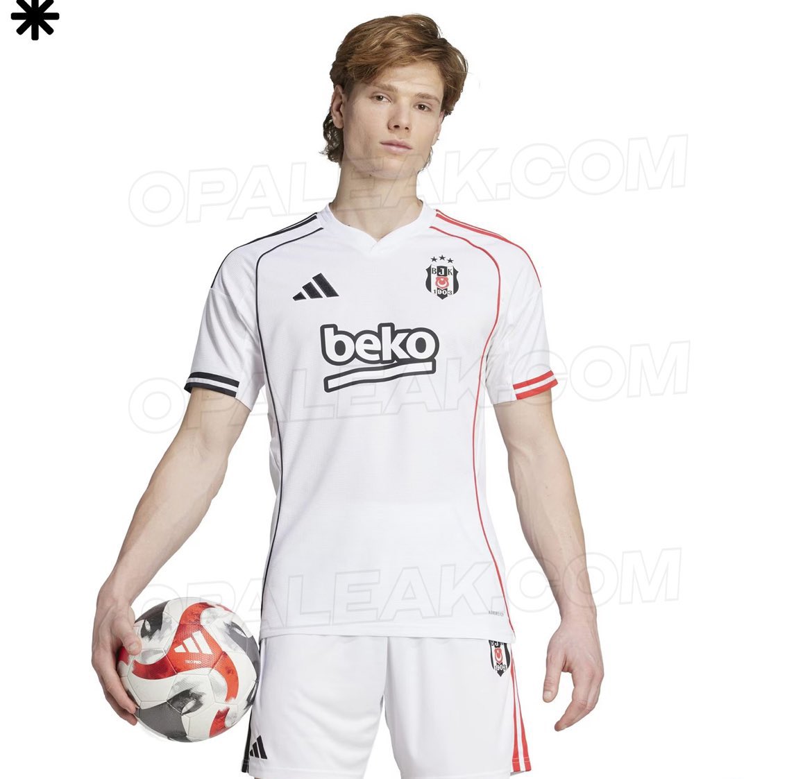 Uğraşılmamış arma olmasa düz beyaz tişört resmen hiç beğenmedim ama bi de seneye gelecek topçunun üstünde görmek lazım