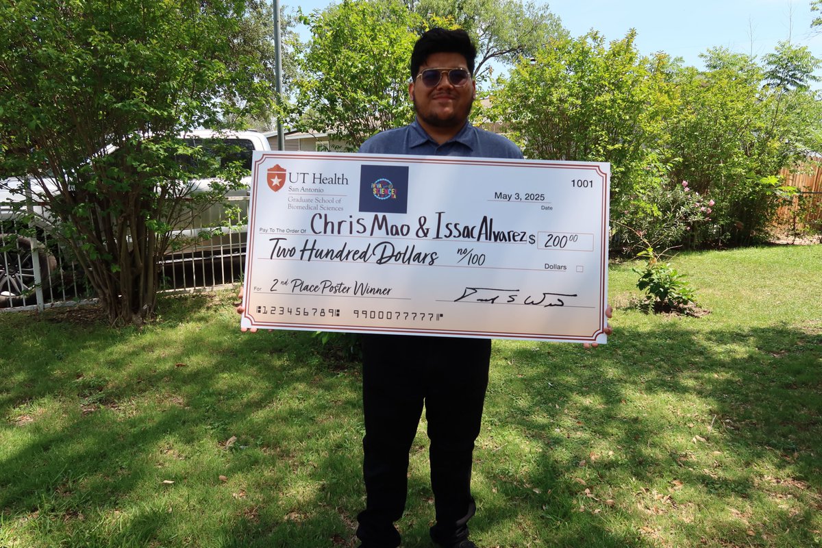 MDI_Lab's tweet image. Congrats to Isaac Alvarez on winning 2nd place in the pro division at Viva Science for his innovative poster "Virtual Biopsy for Coronary Arteries: A New Approach to Diagnostic Imaging"! 👏 Thx @UTHSCSA and @WitteMuseum for this collaborative event! #VivaScience #AIinHealthcare