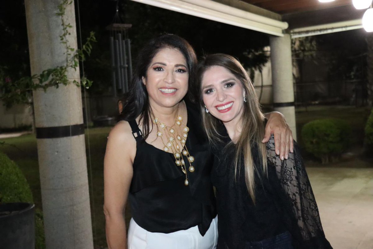 ddakys's tweet photo. Feliz cumpleaños querida @fercoppola. ¡Te mando un abrazo con todo mi cariño! 🥰 https://t.co/UWI6ibJrlT