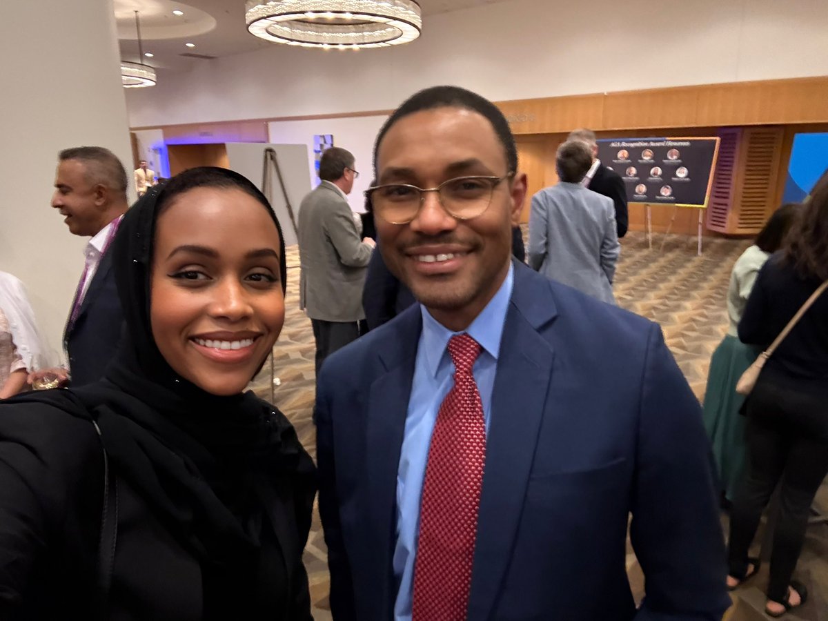 Fowsiyo Ahmed (@drfowsiyo) on Twitter photo Huge congratulations to my mentor, <a href="/LewisRobertsMD/">Lewis Roberts</a> on receiving the AGA Distinguished Service Award in DEI at #DDW2025! Your powerful speech, leadership, and unwavering commitment to equity continue to inspire so many of us. Truly honored to celebrate with you! #AGA #GITwitter Huge congratulations to my mentor, <a href="/LewisRobertsMD/">Lewis Roberts</a> on receiving the AGA Distinguished Service Award in DEI at #DDW2025! Your powerful speech, leadership, and unwavering commitment to equity continue to inspire so many of us. Truly honored to celebrate with you! #AGA #GITwitter