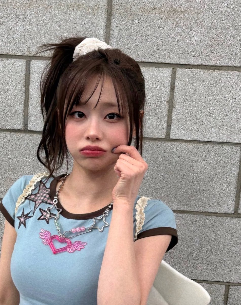 chuuthnk's tweet photo. i’m gonna explode #chuu #츄 https://t.co/vEEQ2Toh7S