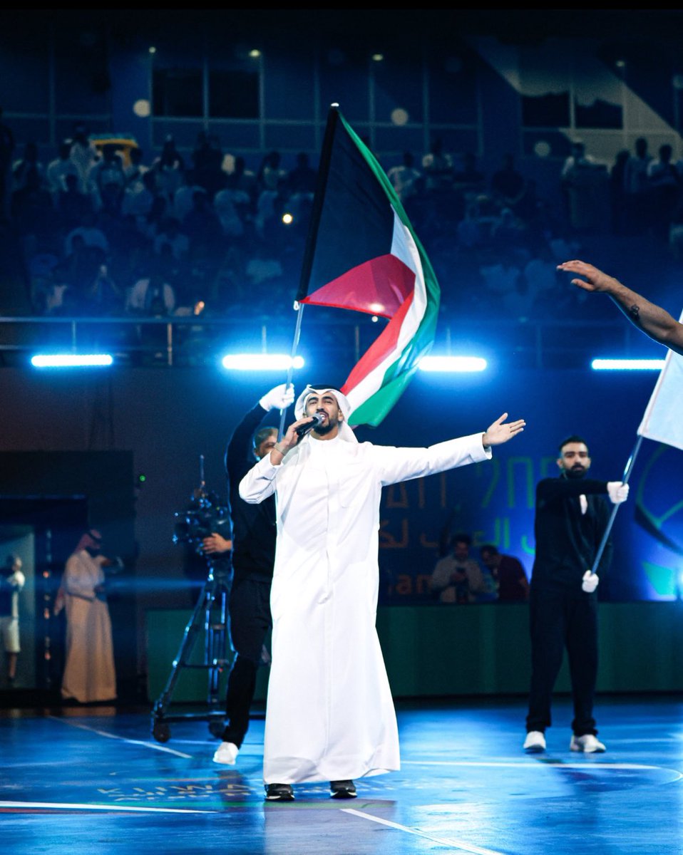 FahadAlhajrei's tweet image. مهرجان افتتاح بطولة #كأس_العرب_لكرة_اليد
ترجمه راقيه في الاستثمار الرياضي باشراك القطاع الخاص مع المنظومه الرياضية يشُكر عليها اتحاد اللعبه والهيئة العامه للرياضه ..

جماهير الأزرق البند الاول للنجاح 💙👏🏻