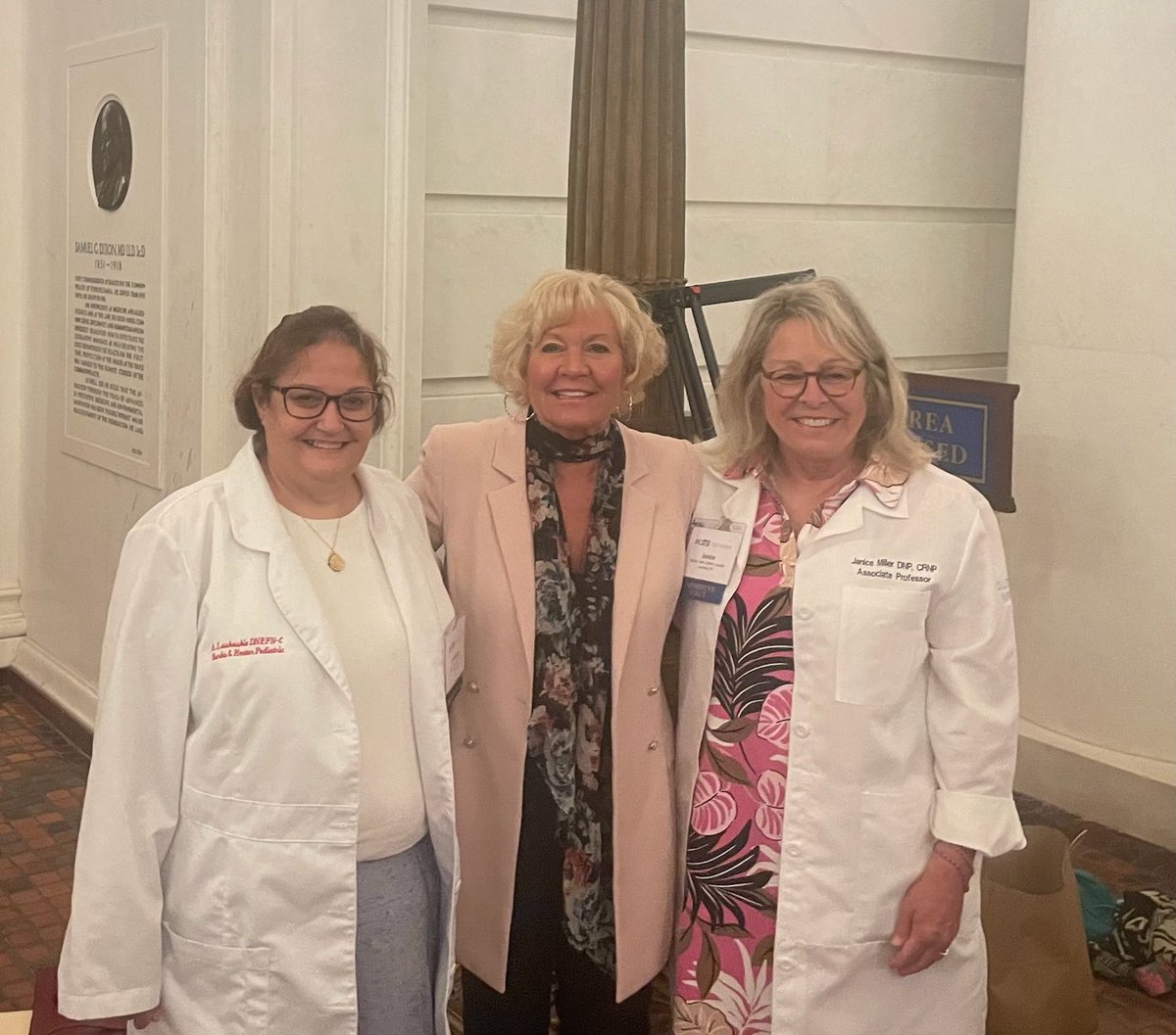 Great to meet with some advocates for #SenateBill25 at the Capitol — it’s time to pass Full Practice Authority for Pennsylvania’s Nurse Practitioners and modernize our state’s nursing law.
