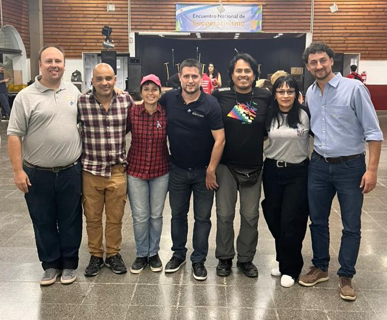 🔵Este fin de semana en la ciudad de América, partido de Rivadavia, provincia de Buenos Aires, fuimos partes del Encuentro Nacional de Cooperativismo organizado por <a href="/Fedruralpa/">Federación Rural</a> en conjunto con <a href="/lacomunitariaok/">Cooperativa La Comunitaria</a>, <a href="/cvcomunitaria/">Cultura Viva Comunitaria</a> y <a href="/CorpicoOficial/">Corpico</a>