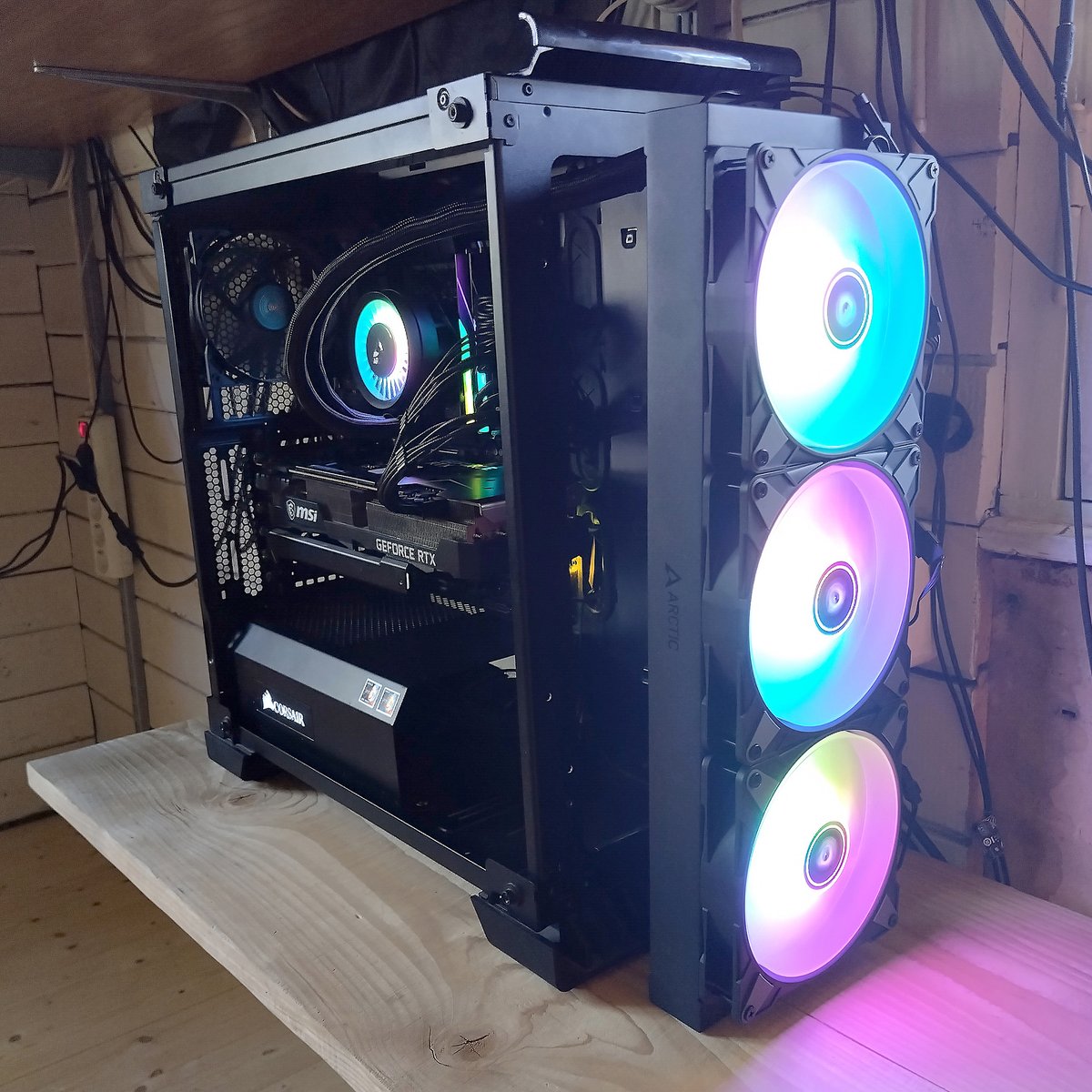 binkcreations's tweet photo. Next time have to check measurements correctly - AIO (watercooling) is littlebit too big for old case #LiquidfreezerIII #420 https://t.co/lCtX6T0Ujv