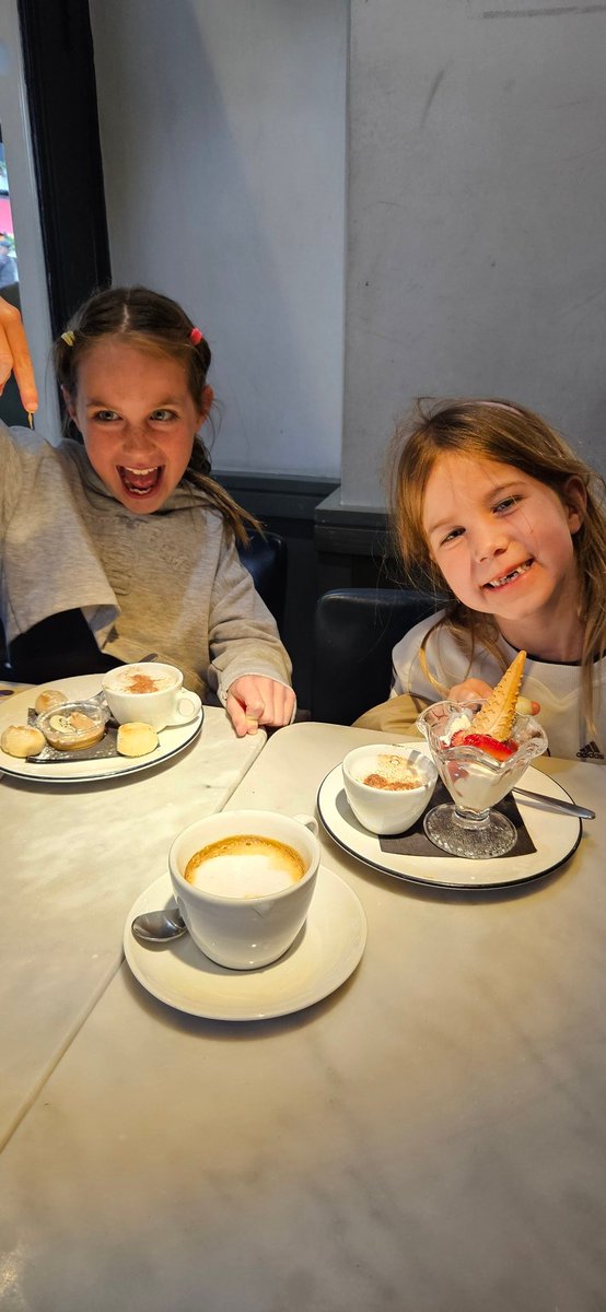 Cold but fun day for VE Day celebrations. Post flyover feeding at <a href="/PizzaExpress/">PizzaExpress</a> #StChristophersPlace where Gio our server was running the front of house solo to perfection. What a hospitality pro! 👏🏻 🍕 🍺