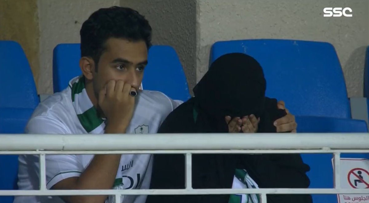 مايحق لي اقول الكلام هذا ولا يحق لي اني اهديكم شي لم اساهم فيه انا اهلاوي قبل اكون لاعب ف النادي  ماكان احد يعرفني والشكر لله ثم للنادي الأهلي  ولكن يعلم الله شعوري بالفرحة مااعتقد اقدر اوصفها شي عظيم والعظمة لله سبحانه….اقل شي يقدم لكم والجاي بإذن المولى افضل لنا جميعاً💚💚