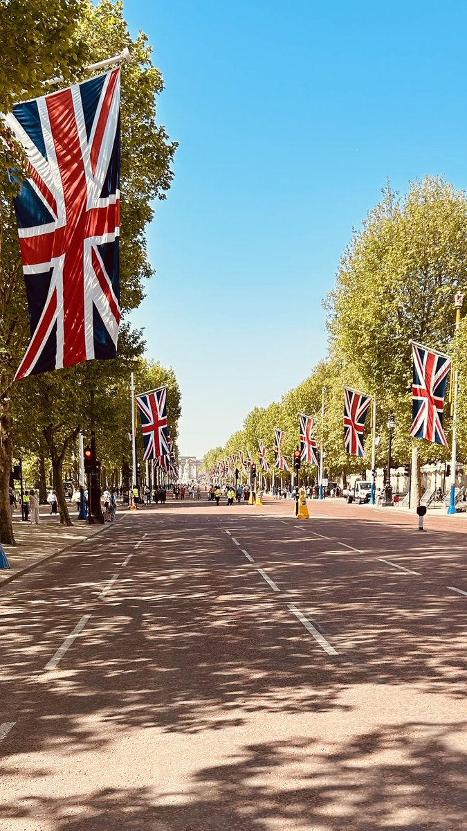 Luke (@mbisinlondon) on Twitter photo <a href="/antmiddleton/">Ant Middleton</a> I took this on Friday 2/5 just as they finished putting them up on the Mall. I agree they should be up all year round and to be proud of our country is not a crime 🏴🇬🇧 <a href="/antmiddleton/">Ant Middleton</a> I took this on Friday 2/5 just as they finished putting them up on the Mall. I agree they should be up all year round and to be proud of our country is not a crime 🏴🇬🇧