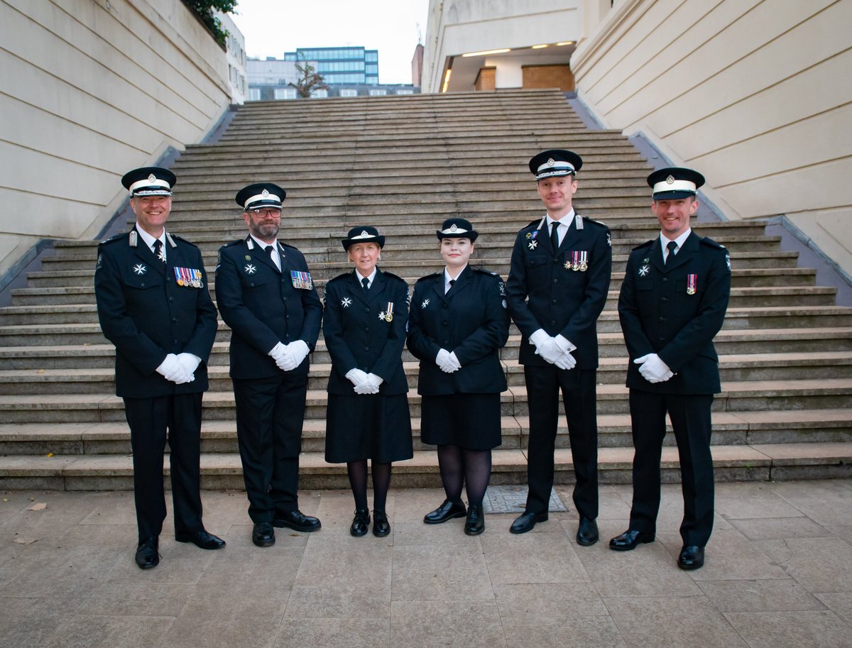 RichSalter's tweet image. Honoured to march through London today past HM The King in the #VEDay80 parade, proudly representing @StJohnAmbulance.
A powerful tribute to the sacrifices of the past. Britain at its finest—remembering its finest. 🇬🇧💂♂️