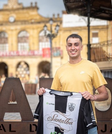 Ander Santurde, del <a href="/HaroDeportivo/">Haro Deportivo</a>, ha sido elegido por los seguidores de SdeM como técnico destacado del mes de abril, en el grupo XVI de tercera división.