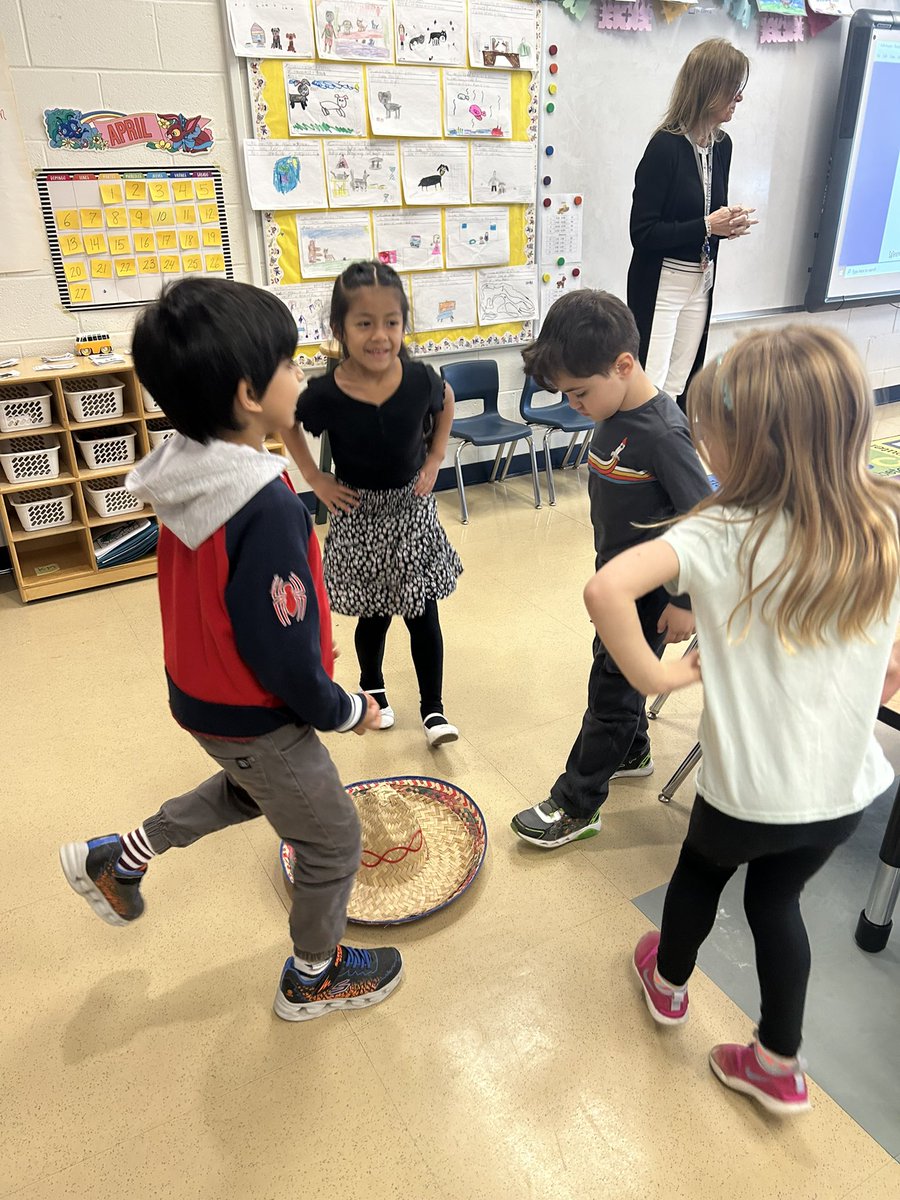Feliz Cinco de Mayo! Kindergarteners danced  the Mexican Hat Dance! 🎶