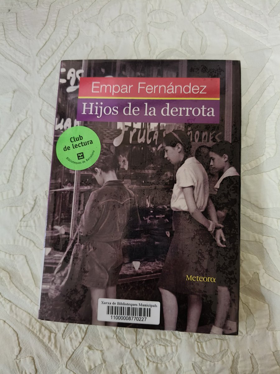 Relats de tres nens el 1939, vides diferents que finalitzen enllaçades. "Per sentir-se completament derrotat i aniquilat no és imprescindible haver perdut una guerra" Club de lectura a Biblioteques📖📚