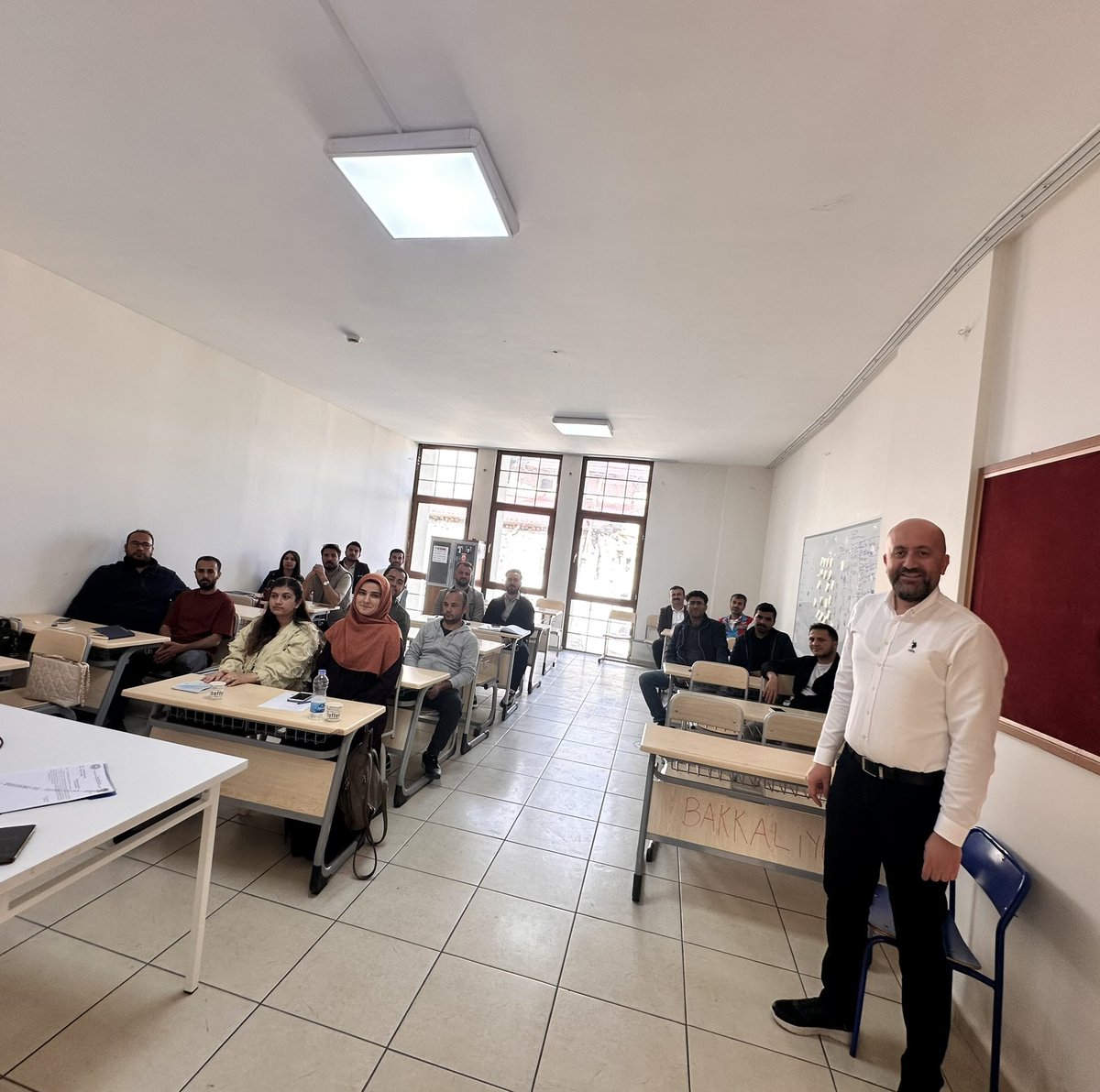 Mevlana Kalkınma Ajansı desteği ve öncülüğünde Karaman Valiliği Ulusal-Uluslararası Fon ve Destek Mekanizmaları Projesi kapsamında 2.grup Ermenek-Sarıveliler-Başyayla’daki kamu ve belediye kurum temsilcileri proje hazırlamaya başladık.

#MEVKA #Karaman #KalkınmaAjansı