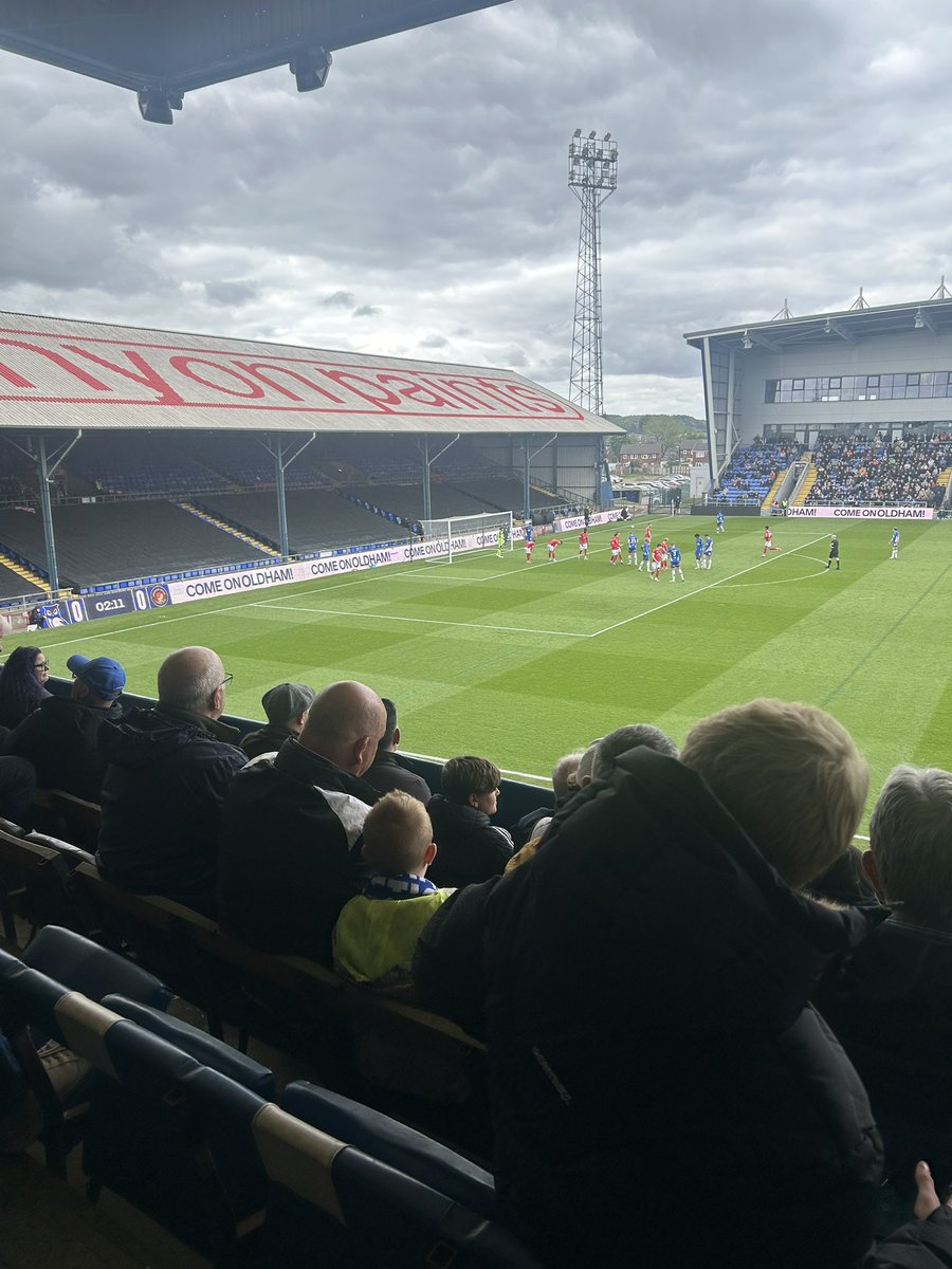 MLS Groundhoppers (@ggroundhoppers) on Twitter photo Game 20 of 2025:
05/05/25 - 15:00
<a href="/OfficialOAFC/">Oldham Athletic</a> 2-0 <a href="/EUFCofficial/">Ebbsfleet United FC</a>
📍Boundary Park
🏆National League
💷£25
Oldham cruise to a win to help gain momentum going into the playoffs! Oldham fans in good voice throughout the game!
#NonLeague Game 20 of 2025:
05/05/25 - 15:00
<a href="/OfficialOAFC/">Oldham Athletic</a> 2-0 <a href="/EUFCofficial/">Ebbsfleet United FC</a>
📍Boundary Park
🏆National League
💷£25
Oldham cruise to a win to help gain momentum going into the playoffs! Oldham fans in good voice throughout the game!
#NonLeague