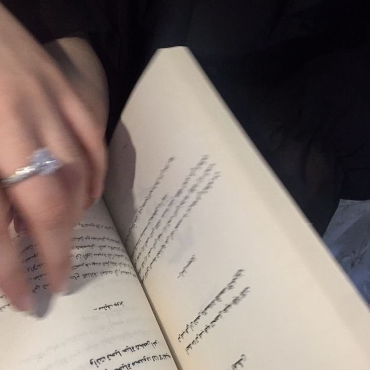 دائما وأبداً جاذبية العقل لا تَبْهُت .