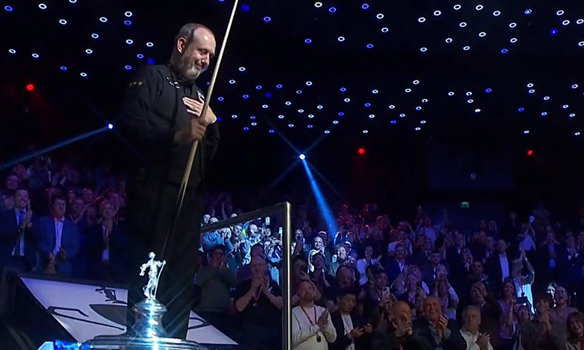 What a moment for Mark Williams 🥲