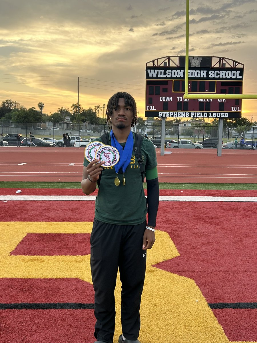 Jwestonjr_1's tweet image. For the 2nd year in a row I took 1st place in the LJ with a 22’5 and this year took 1st in the TJ….up next CIF @crystal_aw4life @Lionel_nau @gocoachcooper @SCStateAthletic @LBPolyTrack_XC @562sports