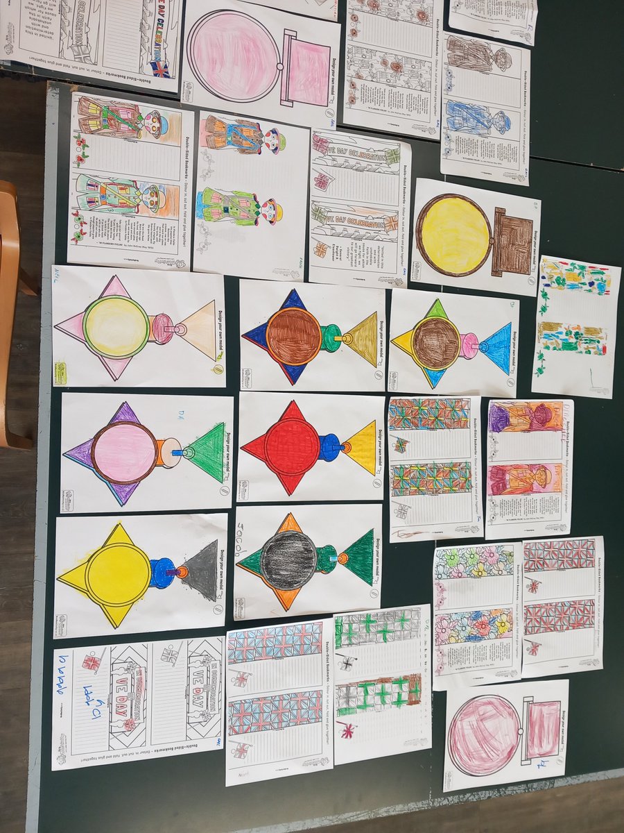 Hi everyone! 🙂 Last weekend members of Saturday Hub were celebrating 80th Anniversary of Victory in Europe Day. ✌️🇬🇧 Apart from creating some art work, all attendees enjoyed listening to 
based on real historical facts story provided by a member of Sat Hub staff. 👍👏😀