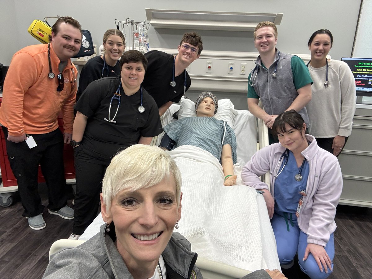 drbray's tweet photo. Honored to be with 1st yr #OSUMedicineCN students in the #SimLab for a Genitourinary case.
Goals:
• Focused H&P
• Diff Dx
• Initial management
• Pathophys review
Exciting to watch clinical reasoning in action!
DDx = Hypothesis = Testable idea
#MedEd #FutureDOs @OSUMedicine https://t.co/PaNz4MSQcs