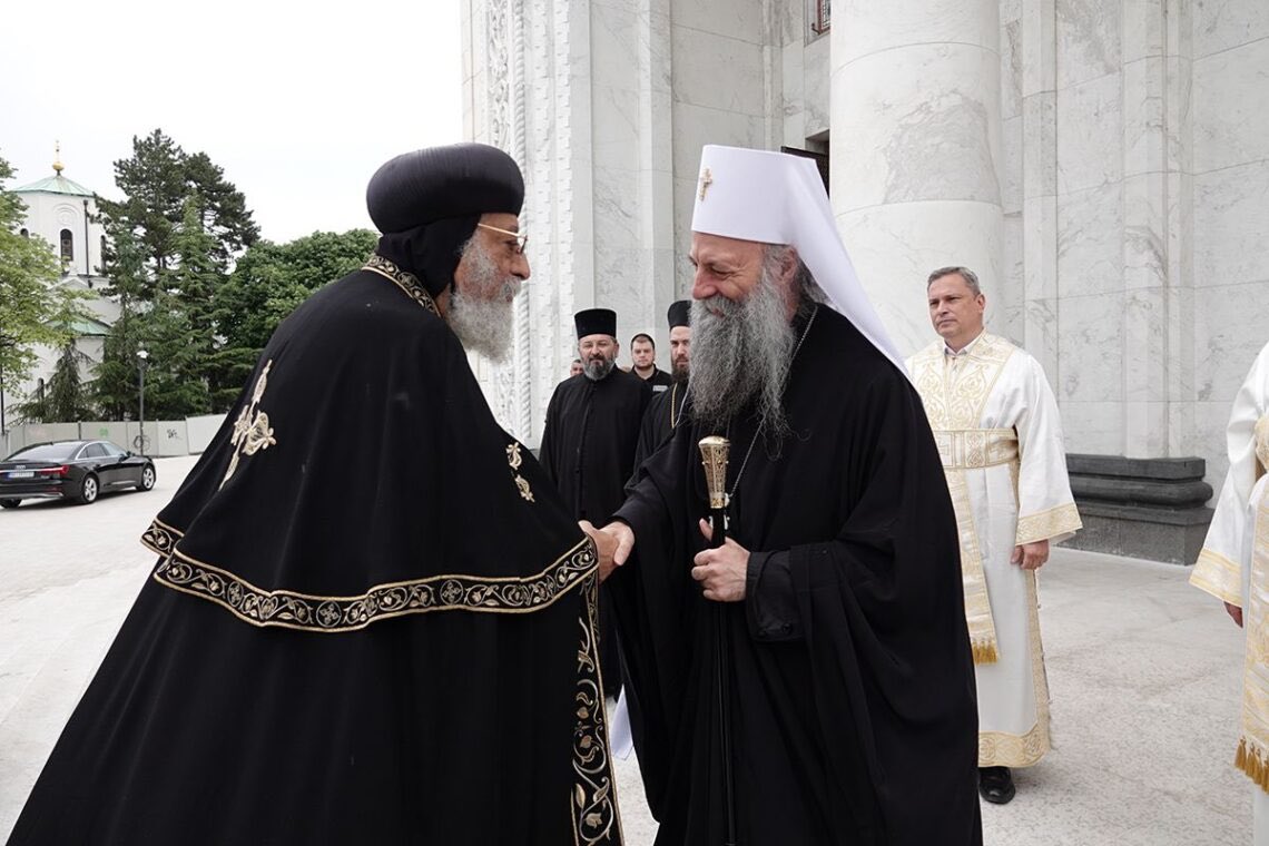 uncreated_light's tweet photo. Overly zealous rigorists will say this is wrong for them simply meeting and speaking together calling it ecumenism.

Ecumenists will use this to ignore every sizable difference between OO and EO, and if someone doesn’t ignore it calling it rigorism.

Both extremes are wrong. https://t.co/iYR5zv6rvS