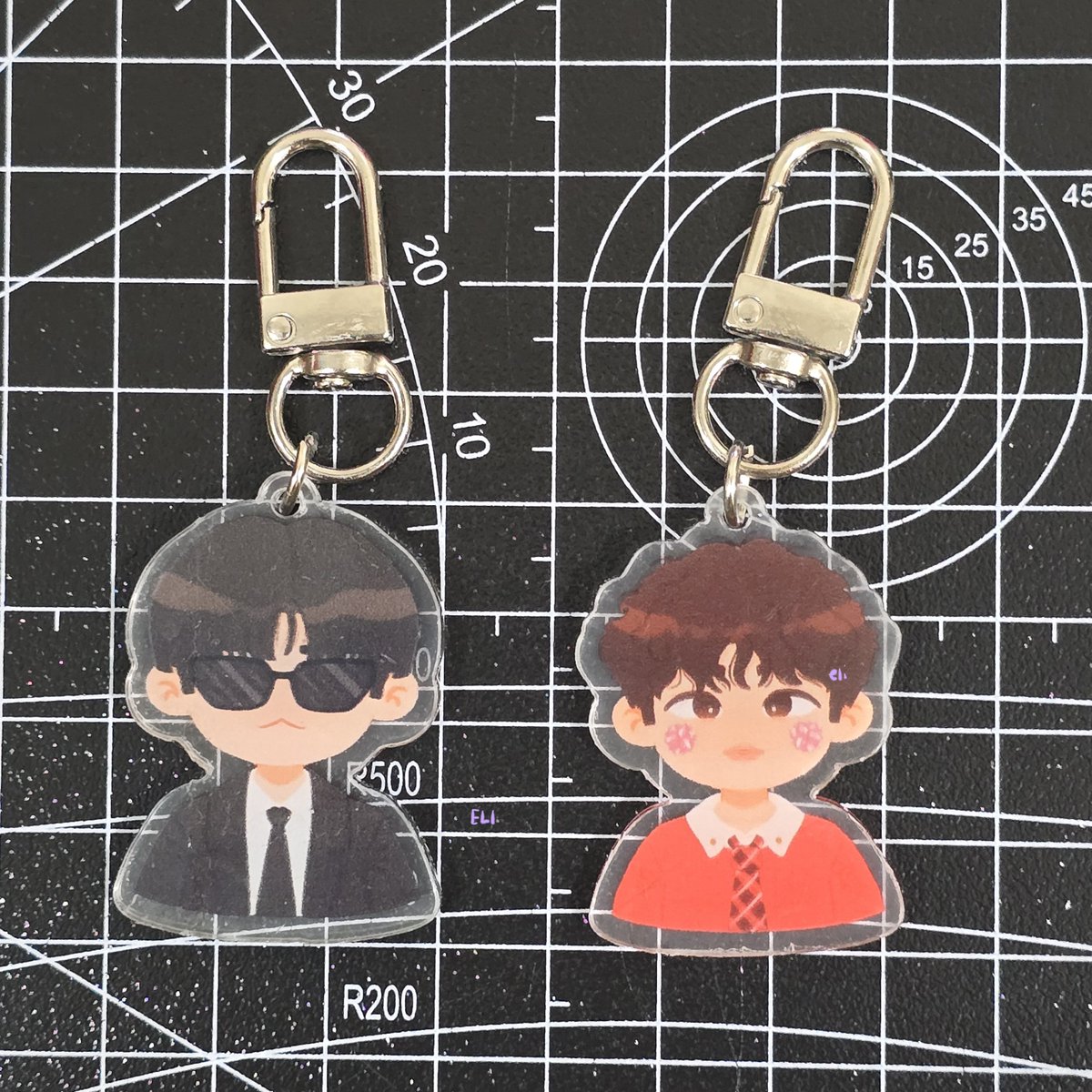 chanbaekyeobo's tweet photo. BAEKHYUN DAY GA 🎉

(1) unsealed pineapple ver
(2) hello, world pb pc (random)
(1) 4cm set baek keyring
• can do meet up this saturday

must:
✅ like &amp; rt 
✅ reply tags 
ends: may 6, 11:59 PM

HAPPY BIRTHDAY BAEKHYUN🎂
#백현 #BAEKHYUN #해피큥데 #HAPPYBAEKHYUNDAY https://t.co/CgIPigcDYX