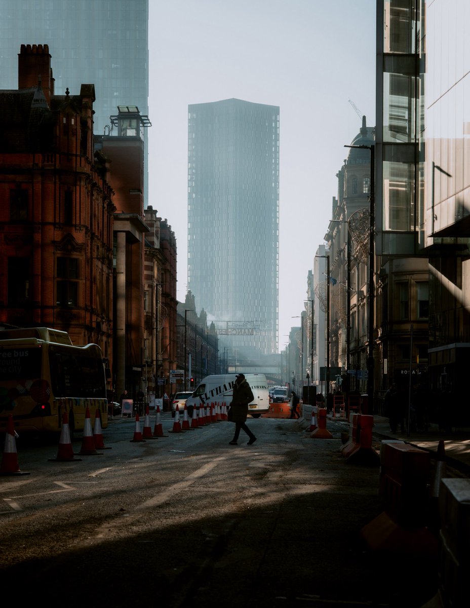 ivar_snaps's tweet image. Manchester morning #streetphotography
