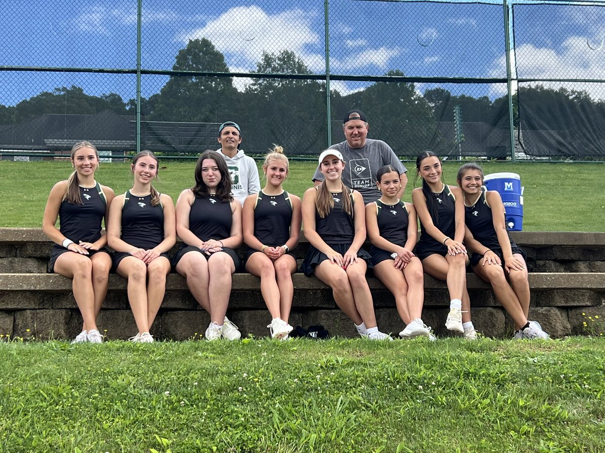Girls tennis played their first round of region today vs Providence Academy.  The Seahawks swept their singles matches to move to semi finals on Thursday.   Semifinals and finals will be held at Baylor high school.

Gabi Fernandes won 6-0,6-0
Cali Crouch 6-2,6-0
Isabella Cofer
