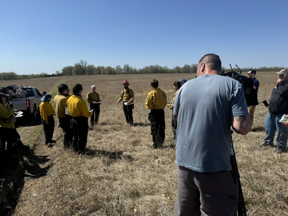 threeriverspark's tweet image. We are at Crow Hassan Park Reserve burning prairie. Tune into @ccxnews later today for the story.