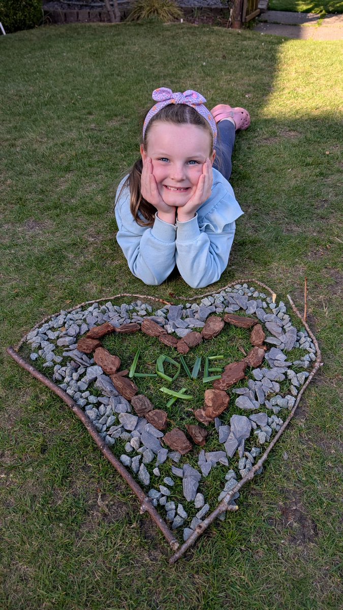 liz_mcgrory's tweet photo. @FPS_2_Hedgehogs #fpswyear2homeworkchallenge - Art - create an outdoor sculpture. https://t.co/KPB3woDDVW
