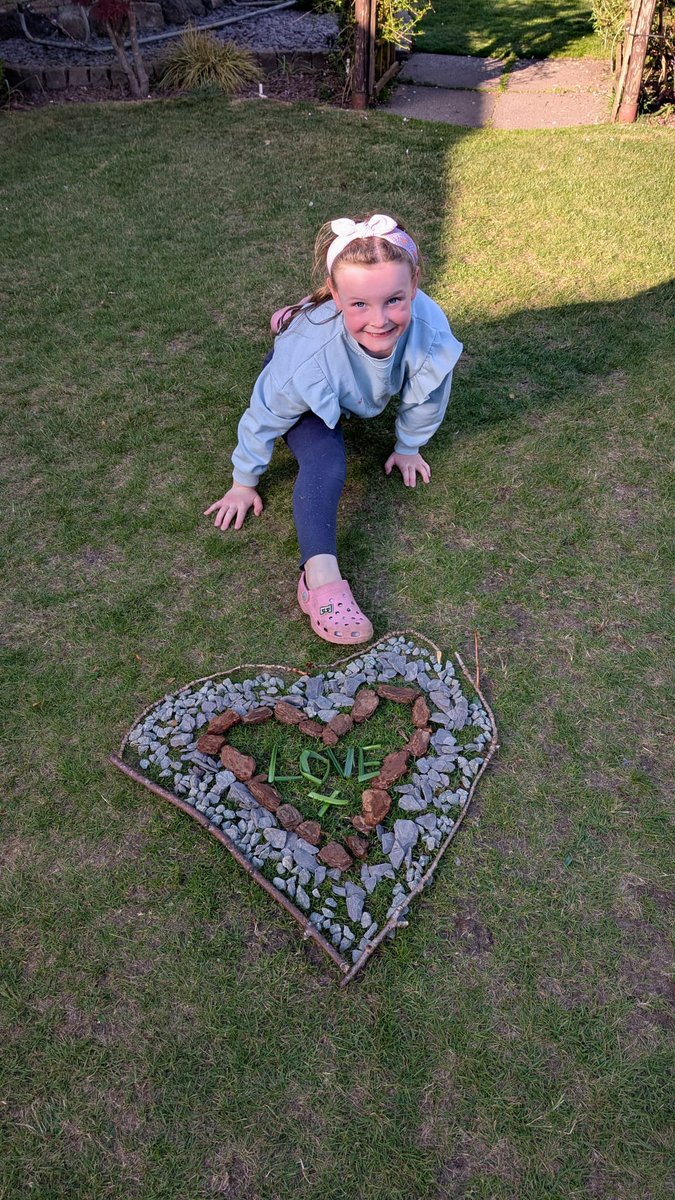 liz_mcgrory's tweet photo. @FPS_2_Hedgehogs #fpswyear2homeworkchallenge - Art - create an outdoor sculpture. https://t.co/KPB3woDDVW
