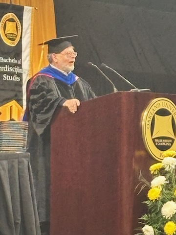 I was honored (not just saying that) to give the commencement address at the grad school graduation at Oakland University in Michigan. Plus it was fun. #highered #AcademicTwitter #PhD