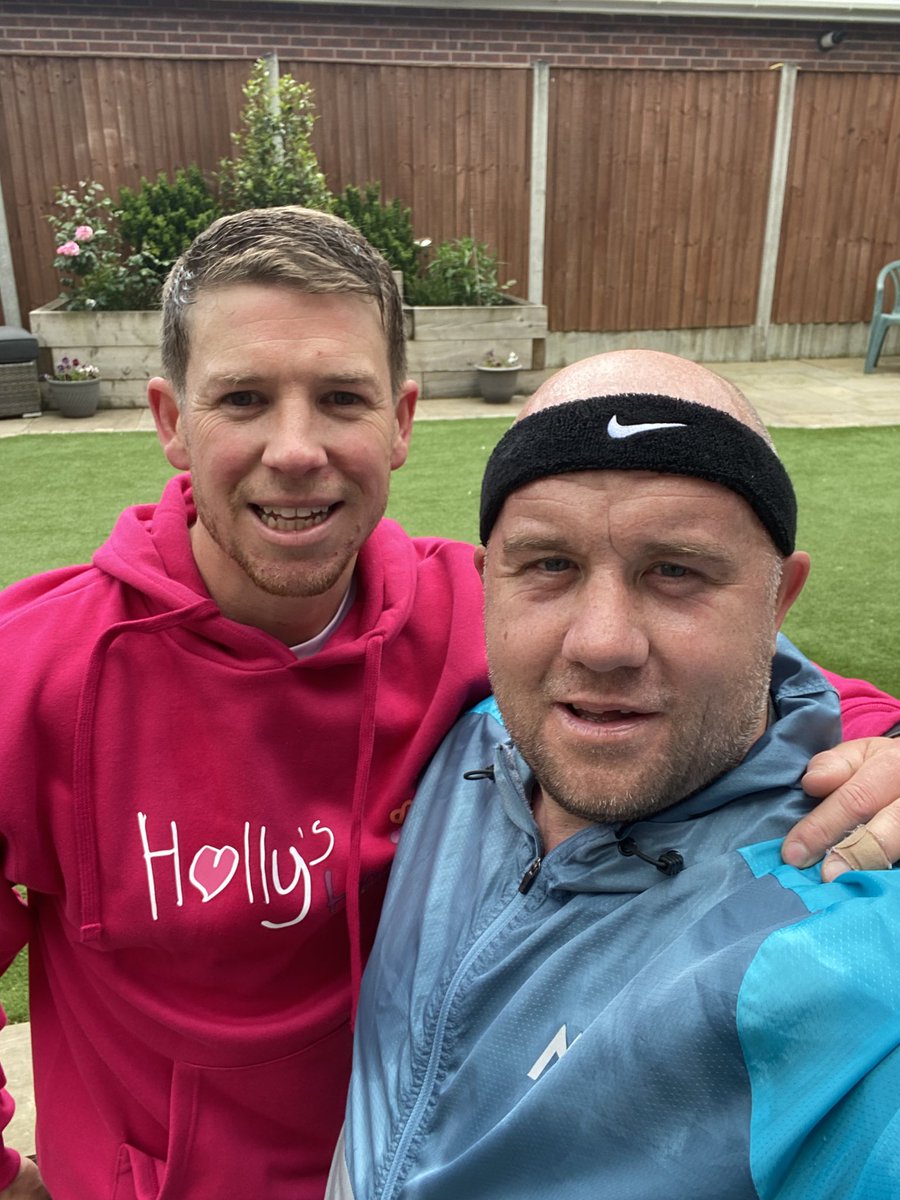 Lovely 10 mile trot this morning with Sadler, getting ready for the Manchester Half Marathon 🏃🏻‍♂️

Talking 4-4-2, 4-3-3 and 4-5-1 all the way around. 

All proceeds go to the amazing charity <a href="/hollysheartsuk/">Holly’s Hearts 💜❤️💖</a> 💜❤️💖

justgiving.com/page/mark-prin…