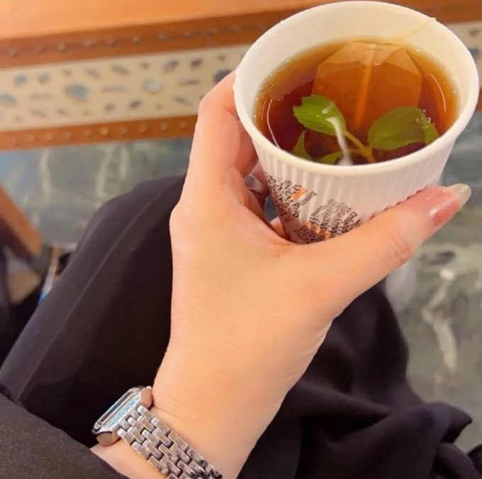 عدن حلوه اموووت فيها بس حررر وترفع الحراره والمحنه