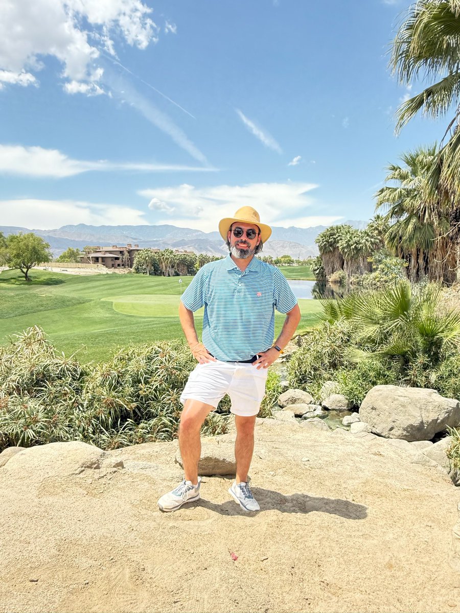 This… is Jurassic Park 🦖🦕🌴⛳️