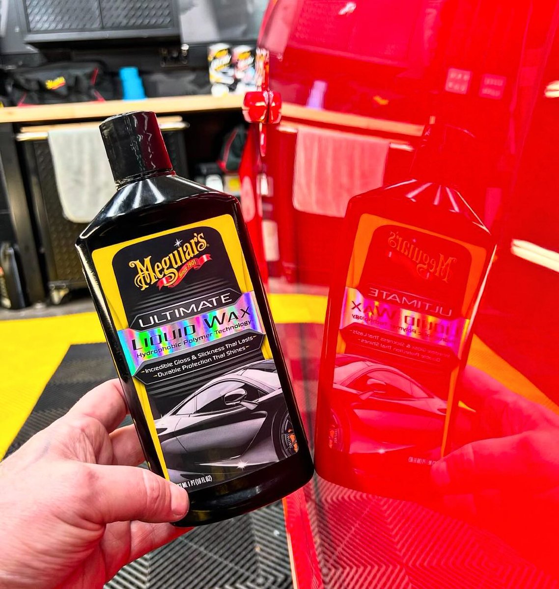 Meguiars's tweet image. Long-lasting synthetic protection, extreme water beading, and a glossy, slick finish! Plus, it&apos;s easy to use! This is why we call it the Ultimate!✨👌.

#meguiars #sealant #liquidwax #detailing
