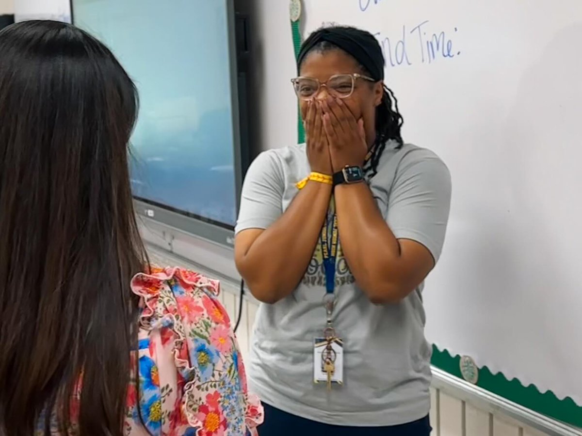 PearlPSD's tweet image. Congratulations to Keirra Fair, Pearl Junior High teacher, on being named the 2024–2025 PPSD New Teacher of the Year! In her first year, Ms. Fair has made a remarkable impact—inspiring students &amp;amp; bringing energy &amp;amp; excellence to her classroom every day.
#wearepearl #wordstoaction