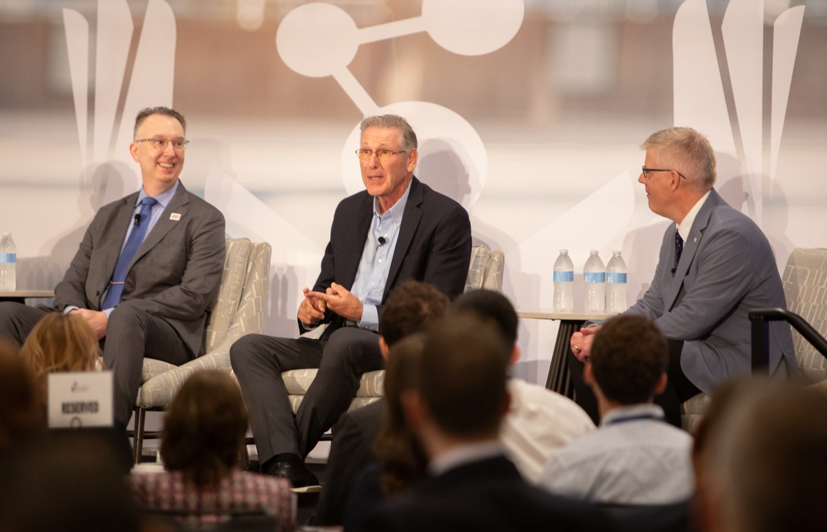 .<a href="/JahnChris/">Chris Jahn</a> and leaders from @chevronphillps, <a href="/hallstar/">Hallstar</a>, and <a href="/ChemistryCanada/">CIAC</a> at the #RCSConf2025 explored the connections among #leadership, #safety and #sustainability priorities.