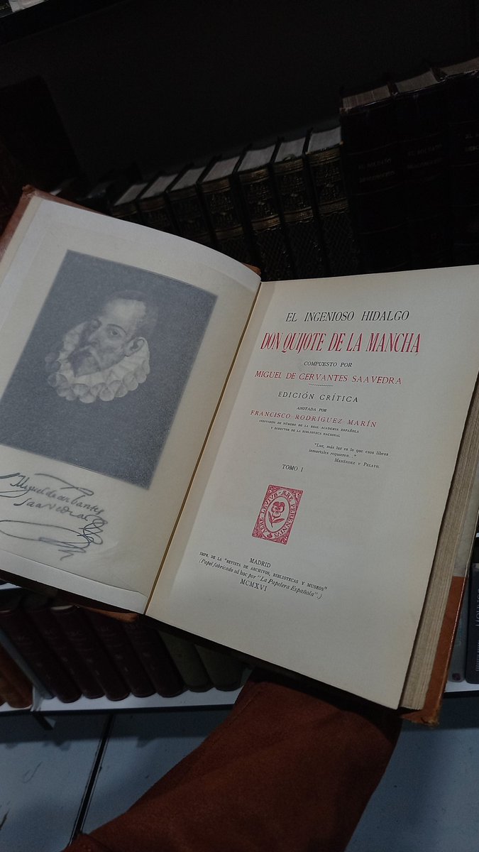 Lógicamente, el Quijote es recurrente en nuestra Feria. Esta edición anotada por Rodríguez Marín se publicó en 1916. Dedicada por el académico. Joya.