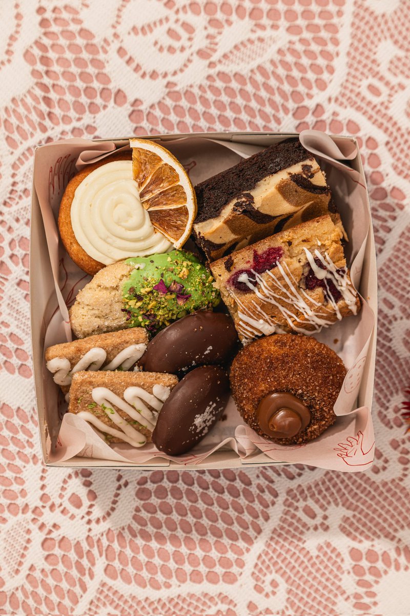 Nuestro especial para mamá a un clic de distancia 💌 Haz tus compras de los mejores regalos y detalles para las mujeres más especiales ♥️ Visita: biscottigalletas.com/tienda y haz tu pedido a tiempo ⏲️