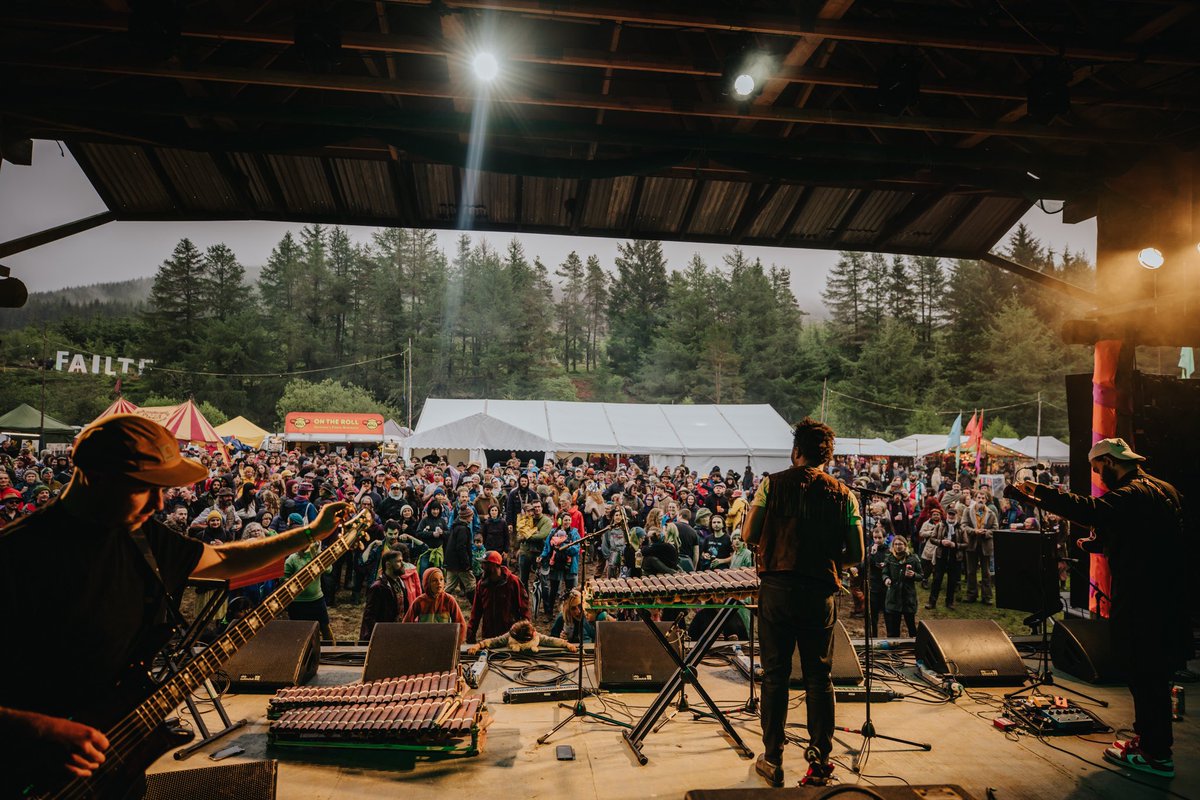 Knockengorroch's tweet photo. ⏰ TICKET ALERT! 🎶
Final release tickets go on sale tomorrow.
Prices go up, so grab yours now!

Thank you for your support — it means the world during this tough time for festivals. 🙏

Tickets 🎟️ https://t.co/yomoNSv1hh https://t.co/QNqpIUUz2f