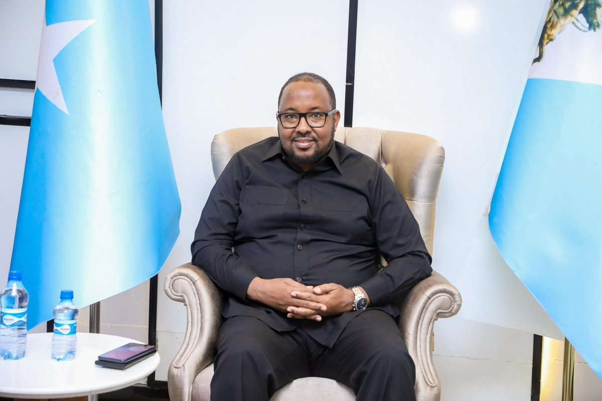 HonGeesood's tweet photo. Had the pleasure of meeting H.E. Abdikadir Ahmed Aw-Ali, President of SSC-Khaatumo State. We discussed collaboration between the Ministry of Commerce and SSC-Khaatumo, focusing on capacity building for institutional and economic development in the region. 🤝🇸🇴 https://t.co/DTiLZIJmxm