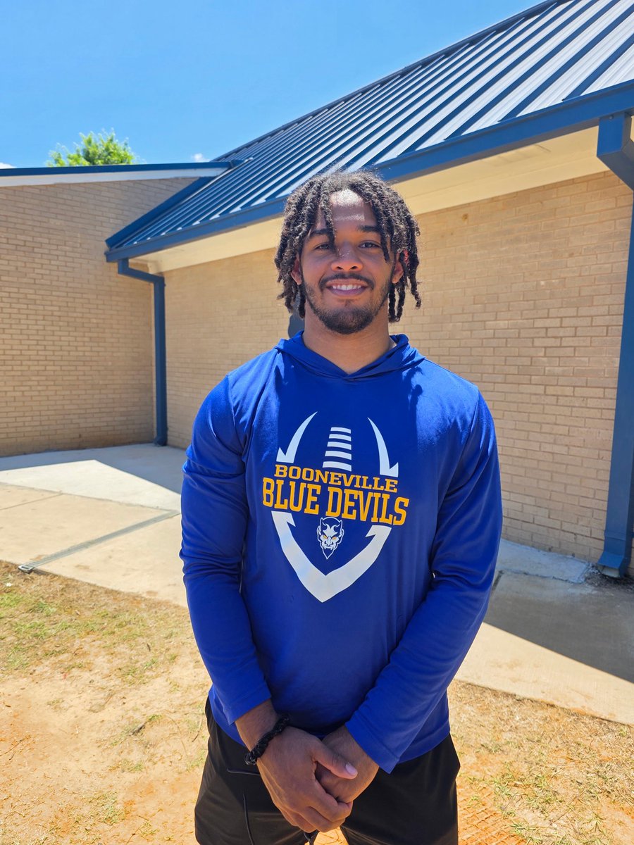 BlueDevilTV's tweet image. Congrats to Adrianna Branch and James Nesby!!

Adrianna got 2nd Place today at the MHSAA 3A State Track Meet with a 17’ 9.75” Long Jump

James got 5th Place today at  the MHSAA 3A State Track Meet in Discus

Congrats to both Adrianna and James!

@bhsdevils1